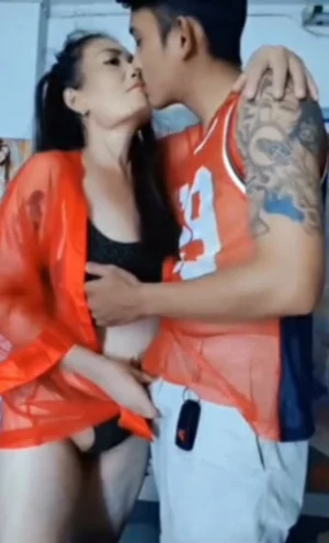 maereya แม่เรยา เงี่ยนหีนัดเย็ดหนุ่มช่างทำคอนเทนต์ ดูดควยให้อย่างเสียว แหกหีให้เย็ดร้องเสียวหีลั่นห้อง